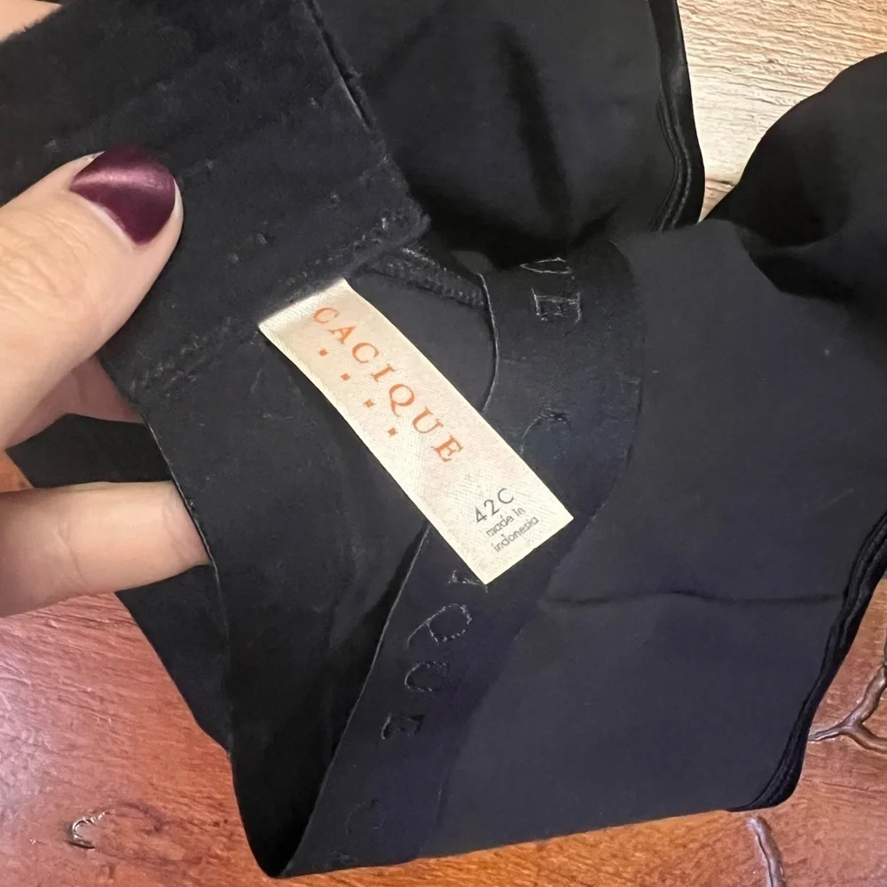 Cacique 42C unlined black bra EUC soft cup